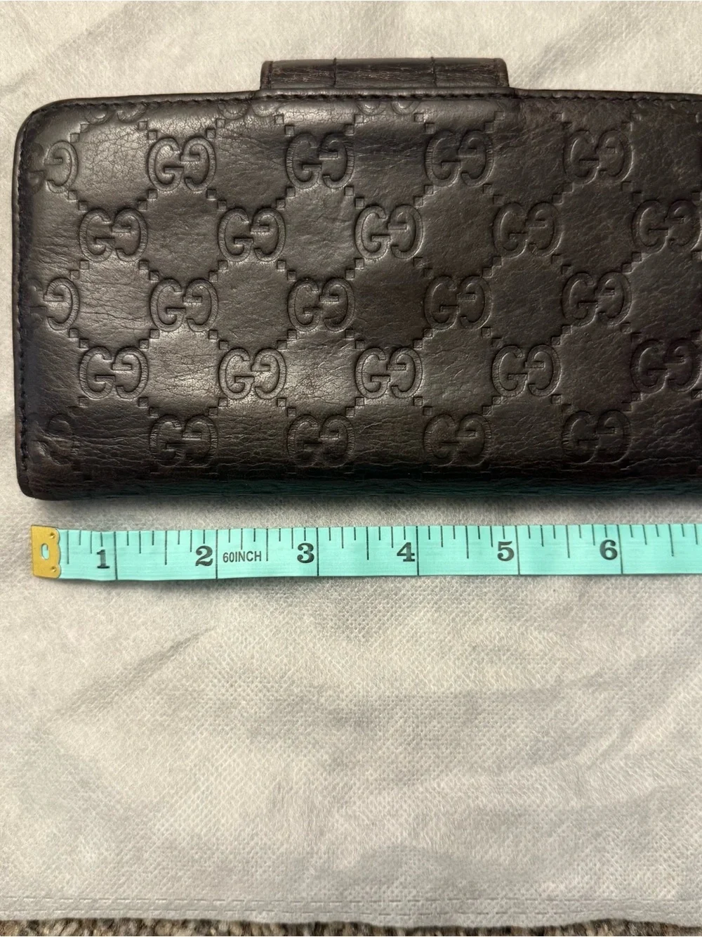 Gucci Black Leather Wallet with Gold Logo Bar